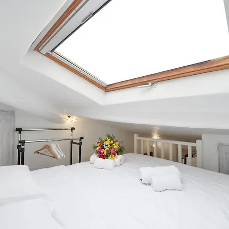 Le Petit Bateau - New Cosy/charming Studio/mezzanine For 3 - Ac/wifi Daire Antibes
