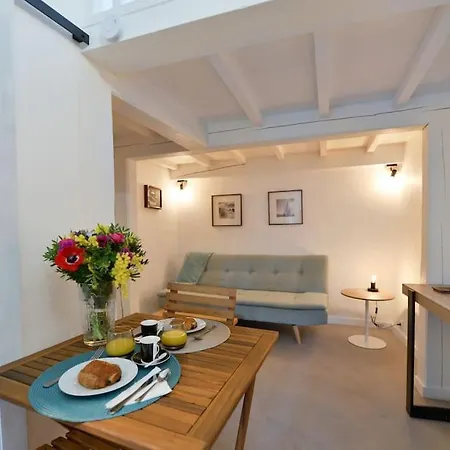 Le Petit Bateau - New Cosy/charming Studio/mezzanine For 3 - Ac/wifi アンティーブ