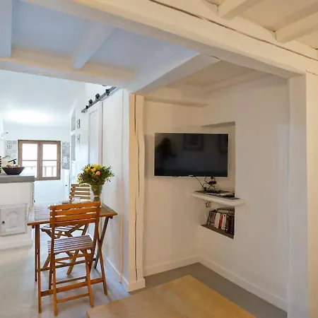 Le Petit Bateau - New Cosy/charming Studio/mezzanine For 3 - Ac/wifi Lejlighed *