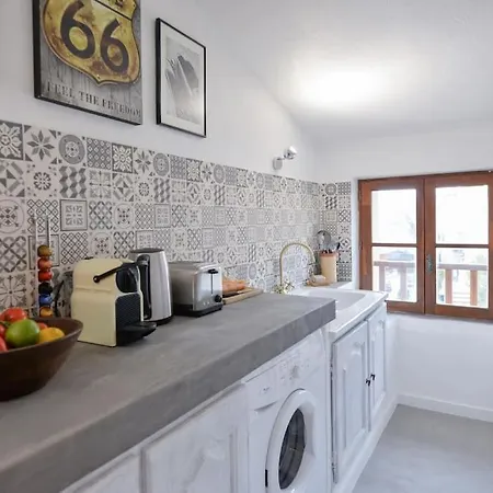 Le Petit Bateau - New Cosy/charming Studio/mezzanine For 3 - Ac/wifi * Antibes