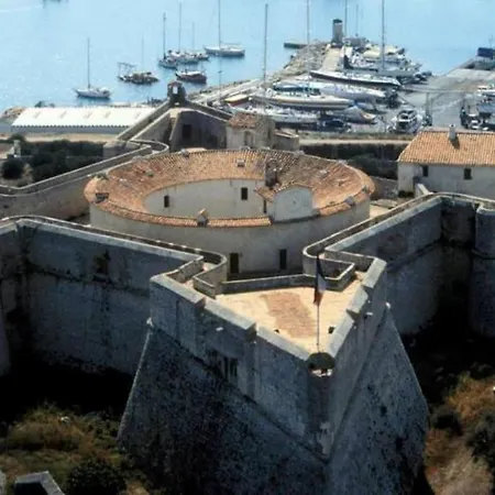 Le Petit Bateau - New Cosy/charming Studio/mezzanine For 3 - Ac/wifi Antibes