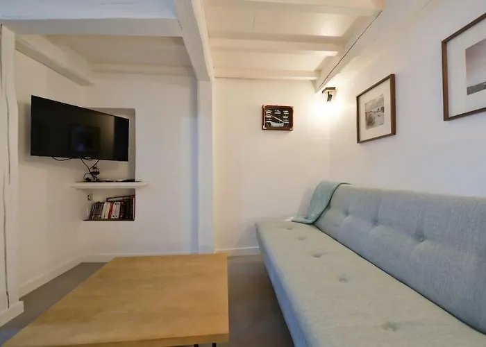 Le Petit Bateau - New Cosy/charming Studio/mezzanine For 3 - Ac/wifi Antibes