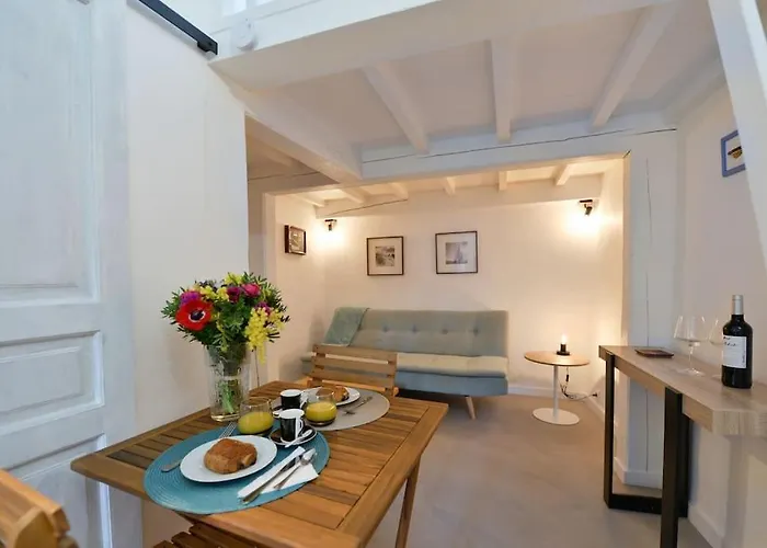 Le Petit Bateau - New Cosy/charming Studio/mezzanine For 3 - Ac/wifi Antibes