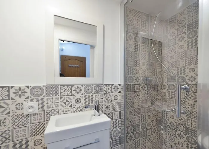 Le Petit Bateau - New Cosy/charming Studio/mezzanine For 3 - Ac/wifi *