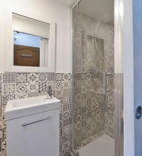 Le Petit Bateau - New Cosy/charming Studio/mezzanine For 3 - Ac/wifi *