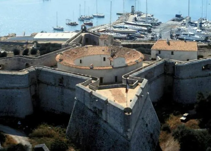 Le Petit Bateau - New Cosy/charming Studio/mezzanine For 3 - Ac/wifi Antibes