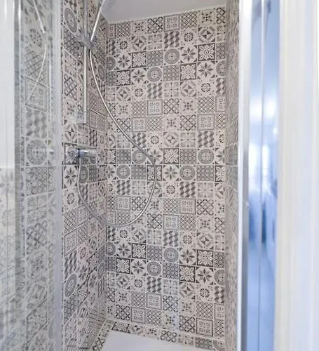 Le Petit Bateau - New Cosy/charming Studio/mezzanine For 3 - Ac/wifi *